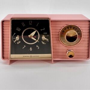 Vintage Primrose Pink 1959 GE General Electric Model C-406B AM Clock Radio
